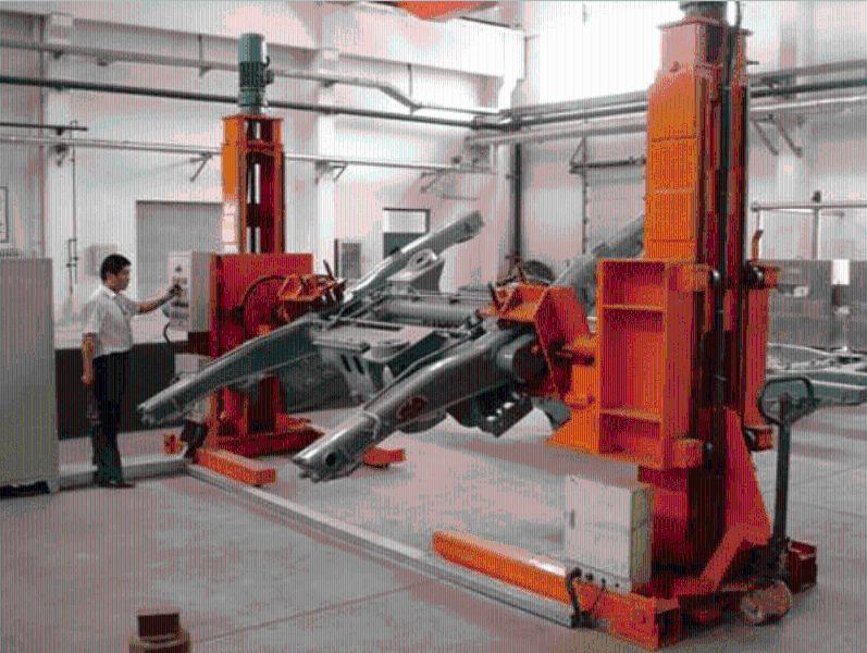 转向架构架翻转设备