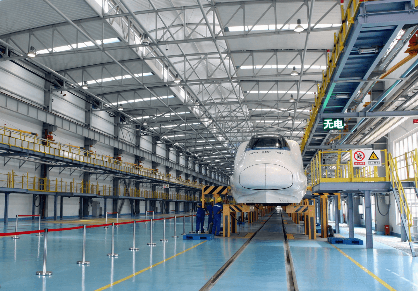 2上海动车基地作业平台轨道桥